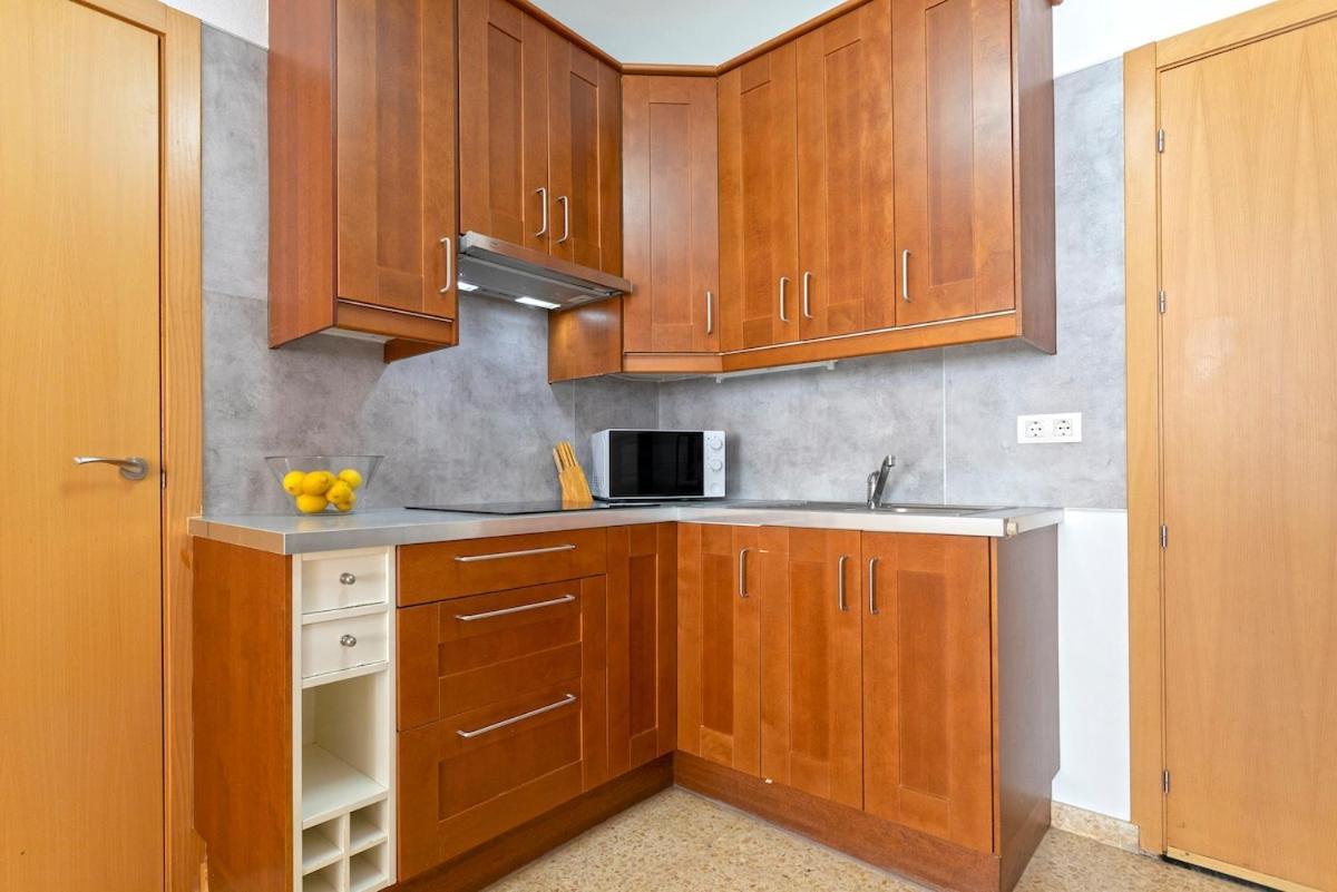 -Malagasunapts- West Beach Malaga Seafood & Relax Exterior photo